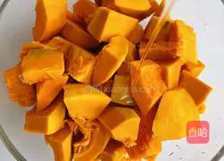 Illustration of how to make roasted pumpkin cubes 4