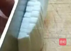 Illustration of how to make chrysanthemum and oyster mushrooms in tomato juice 3