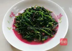 Illustration of how to make minced garlic and red amaranth 6