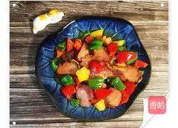 Illustration of how to stir-fry bacon with colored peppers 6