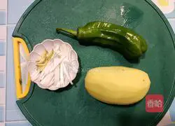 Illustration of how to make green pepper and potato shreds 1