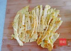 Illustration of how to make cabbage vermicelli 3