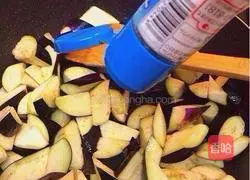 Illustration of three delicacies from Northeast China 6