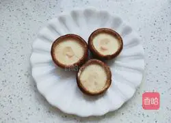 Illustration of how to steam mushrooms with garlic 2