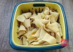 Illustration of how to make braised dried beans 4