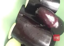 Illustration of how to make cold eggplant strips 4