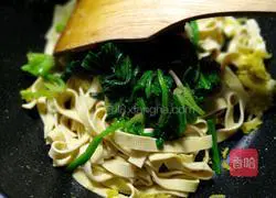 Illustration of how to make shredded spinach and tofu 9