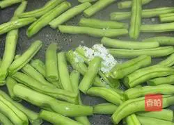 Sauce Illustration of how to make fragrant green beans 2