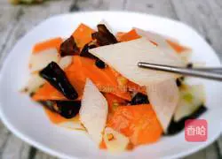 Illustration of how to stir-fry yam with carrots and fungus 12