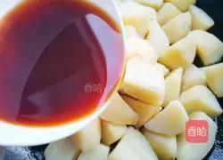 Illustration of how to make braised potatoes that are a hundred times more delicious than meat 12