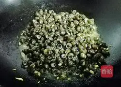 Illustration of how to fry the snails 8