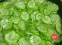 Illustration of how to make luffa and scrambled eggs 5