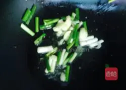 Illustration of how to make stir-fried amaranth 4