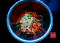 Illustration of how to make stir-fried spinach and carrots 5