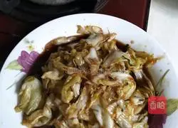 Illustration of how to make sweet and sour shredded cabbage 9