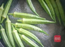 Garlic Okra Recipe Illustration 3