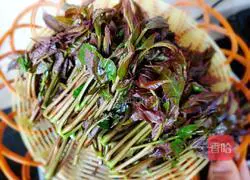 Illustration of how to make fried toon and dried beans 2