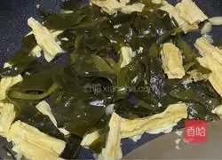 Illustration of how to make fried yuba and kelp 6