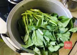 Illustration of how to make pickled stir-fried cabbage 1