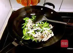 Illustration of how to make stir-fried asparagus 6