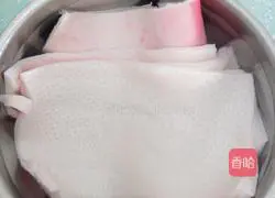 Illustration of how to make crystal skin jelly 1