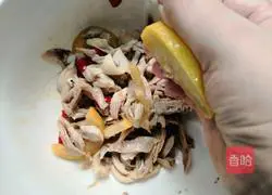 Illustration of how to make lemon shredded chicken 13