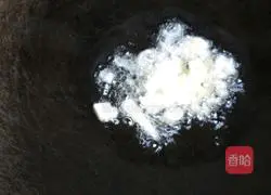 Illustration of how to stir-fry cucumbers, green peppers and dried vegetables 6