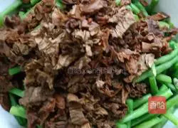 Illustration of how to make cold cowpeas 5