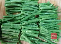 Illustration of how to make cold cowpeas 23