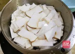 Illustration 3 of how to stir-fry king oyster mushrooms with peppers