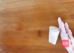 Pickled peppers Illustration of how to make chicken feet, Sichuan style pickled pepper chicken feet 3