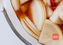 Illustration of how to make pickled radish 1