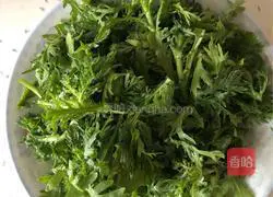 Illustration of how to make stir-fried chrysanthemum 2