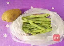 Illustration of how to cook green beans with potatoes 1