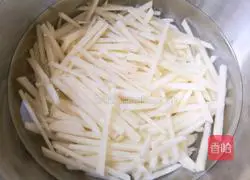 Illustration of home-style fried beans with shredded potatoes 2