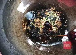 Illustration of how to make spinach roots in oyster sauce 6