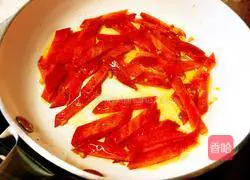 Illustration of how to make fried fungus with snow peas 6