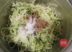 Illustration of how to make shredded white radish with soy sauce 6