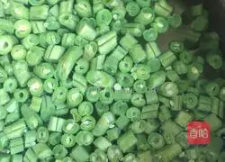 Illustration of how to make fried beans and meat 3