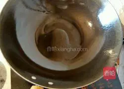 Illustration of how to mix garlic sprouts with enoki mushrooms 6