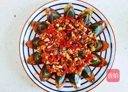 Illustration of how to make chopped pepper preserved eggs 11