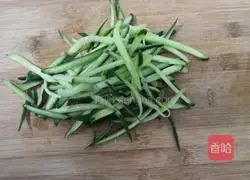 Illustration of how to make cold tofu skin 8