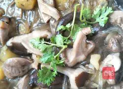 Illustration of how to make stewed potatoes with precious mushrooms 23