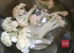 Illustration of how to make minced pork and cauliflower 1