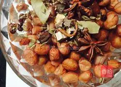 Illustration of how to make spiced peanuts 2