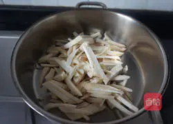 Illustration of how to make king oyster mushrooms with soy sauce 3