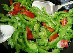 Illustration of how to make stir-fried bitter melon 9