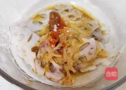 Illustration of how to make cold spicy lotus root 4