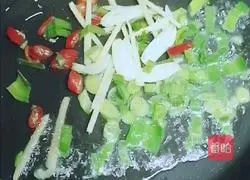 Illustration of how to make spicy and sour potato shreds 5