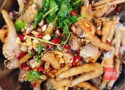 Illustration of how to make spicy and sour chicken feet 9